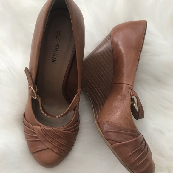 Call it Spring Shoes Wedges Brown 3 1/2 “ Heels - Picture 2 of 7